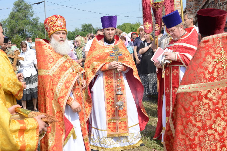 Храм Святых Царственных мучеников, Донецк, Горняк»