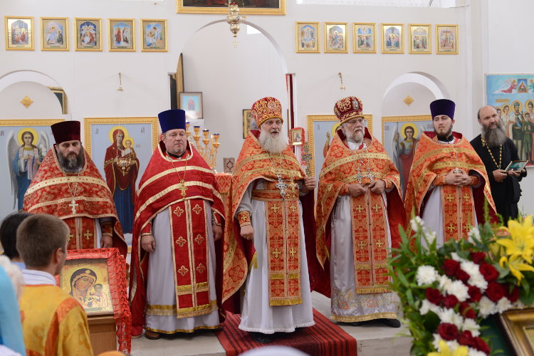 Храм Святых Царственных мучеников, Донецк, Горняк»